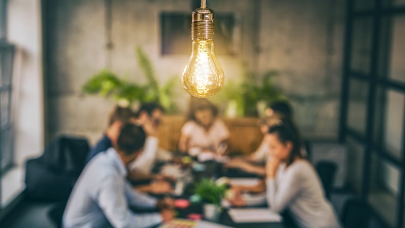 O Escritório de Gestão, Empreendedorismo e Sustentabilidade (EGES) irá selecionar os três melhores projetos para receber o incentivo financeiro do banco Santander. (Foto: Getty Images)