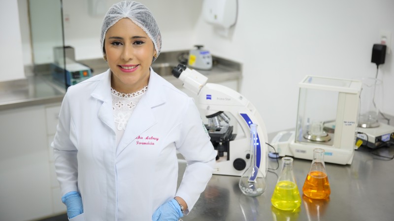 Sacha Aubrey é membro do Grupo de Pesquisa de Farmacologia de Produtos Naturais e Sintéticos da Unifor (Foto: Ares Soares)