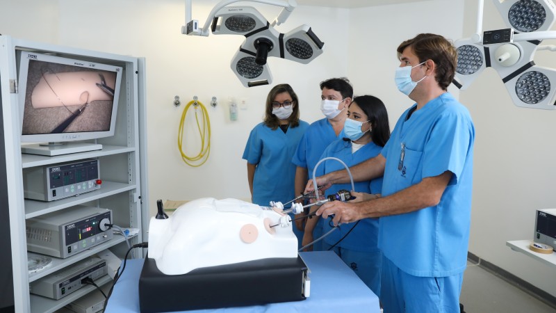 Laboratório de Simulação e Habilidades de Cirurgia Minimamente Invasiva (Foto: Ares Soares)