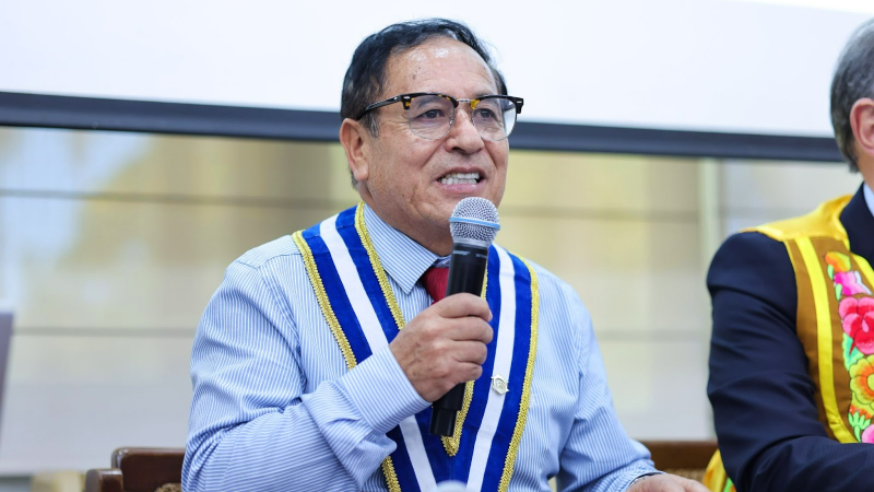 Fredi Gutiérrez veio ao campus da Unifor e conheceu a infraestrutura da 6ª melhor universidade particular do Brasil (Foto: Ares Soares)