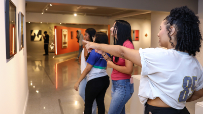 O Espaço Cultural Unifor é uma ótima opção para aproveitar o feriado (Foto: Julia Donato)