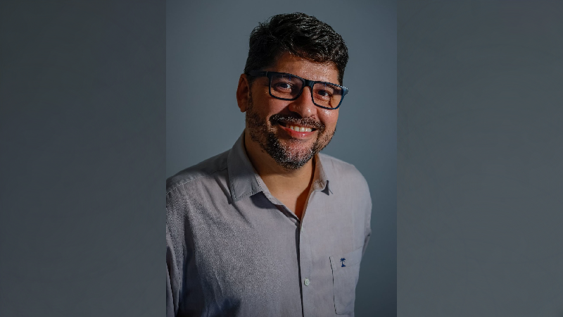 Editor-chefe de Design do jornal O Povo, Gil já conquistou cinco Prêmios Esso e outras distinções nacionais e internacionais, como o Award of Excellence, o Prêmio ÑH e o European Newspaper Design Award (Foto: Aurélio Alves)