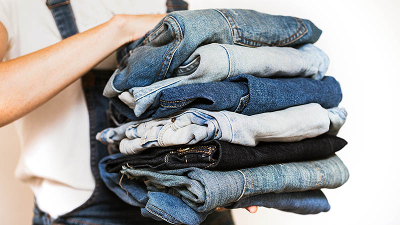 As roupas jeans poderão ser doadas em caixas localizadas no Hall da Biblioteca, Prefeitura (próximo ao refeitório), Centro de Convivência e NAMI (entrada dos alunos) (Foto: Shutterstock)