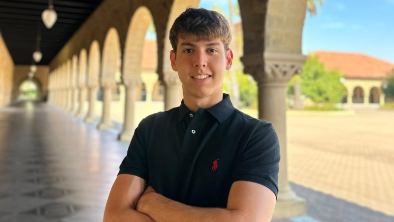 João Víctor já foi embaixador da Huawei ICT Academy, pelo qual recebeu um prêmio como embaixador destaque do programa (Foto: Arquivo pessoal)