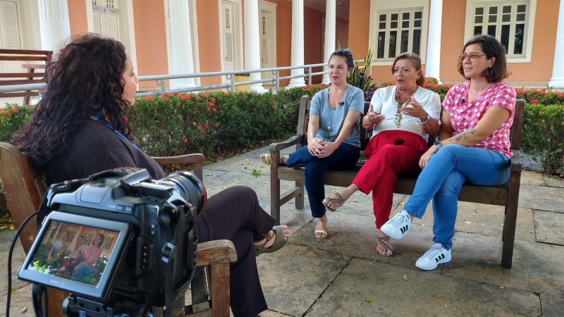 Jornalistas do podcast “As Cunhãs” concederam entrevista para a repórter Mayra Carvalho (Foto: Marcelo Falcão)