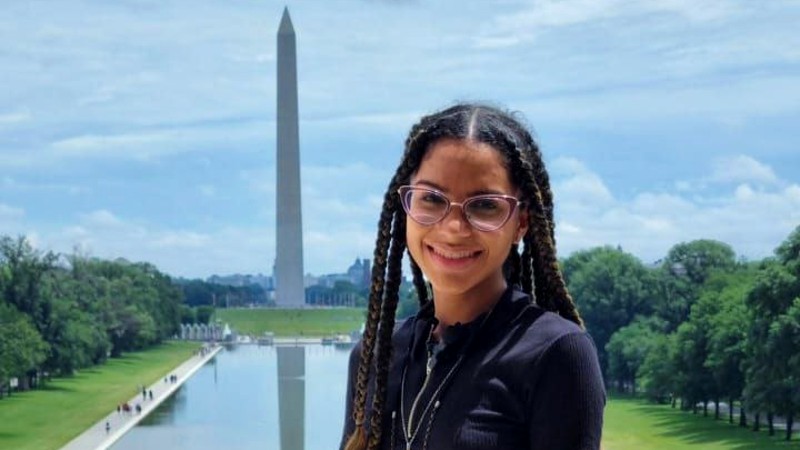 A jornalista Larissa Carvalho é fundadora do Site Negrê, coordenadora de Jornalismo da TV Unifor e egressa da Universidade de Fortaleza (Foto: Arqivo Pessoal)