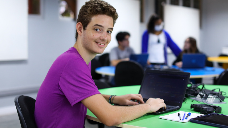 Ao acompanhar de perto as mudanças do mercado, a Unifor traz cursos voltados para diversas áreas e formatos em ascensão (Foto: Ares Soares)