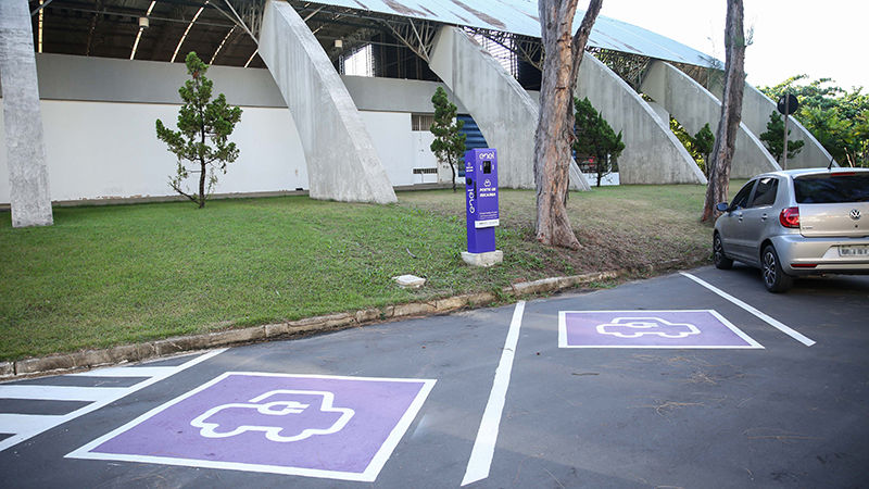 Unifor dispõe de estação para recarga de carros elétricos. Foto: Ares Soares.