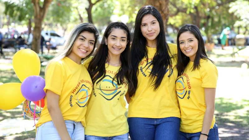 Criado em 2002, o Projeto Jovem Voluntário reúne alunos de vários cursos da Unifor (Foto: Ares Soares)