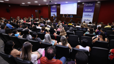 A acolhida tem como objetivo aproximar os familiares do ambiente acadêmico e apresentar a infraestrutura, serviços e valores institucionais da Universidade (Foto: Ares Soares)