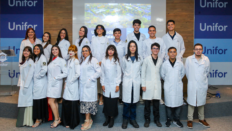 Durante a cerimônia, os novos estudantes participarão da tradicional solenidade do jaleco, símbolo do compromisso com a ética e a responsabilidade que norteiam a profissão farmacêutica (Foto: Ares Soares)