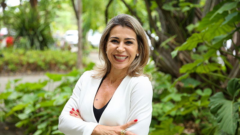 Professora Mônica Luz é coordenadora do Núcleo de Práticas em Comércio Exterior da Universidade de Fortaleza. (Foto: Ares Soares)