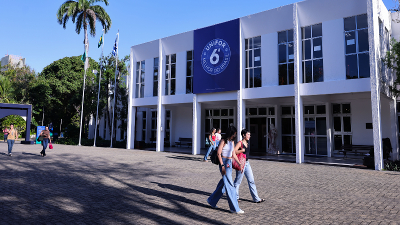 Evento é aberto acontece no auditório da Biblioteca da Unifor (Foto: Ares Soares)