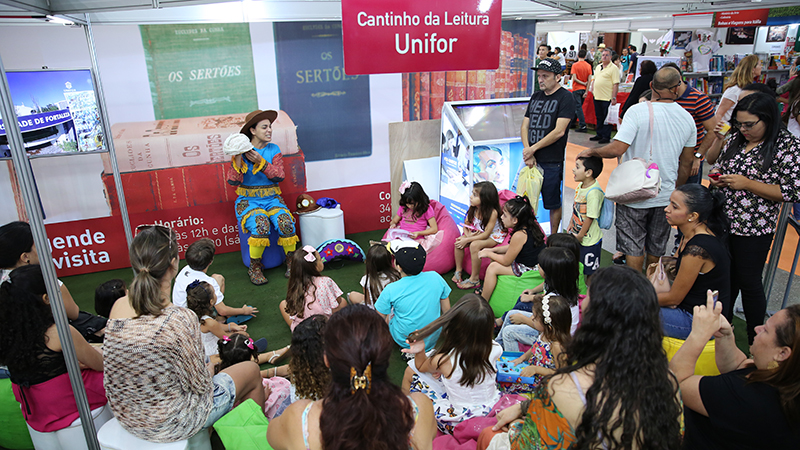 Prefeitura de Fortaleza participa da Bienal do Livro com stand da