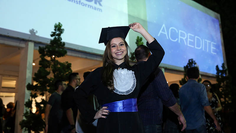 A tradicional cerimônia de Colação de Grau da Unifor marca o encerramento dos cursos de Graduação e Pós-graduação (Foto: Ares Soares)