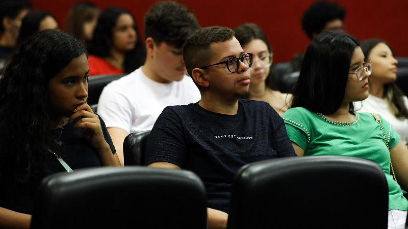 Oficina de debates e elaboração de teses jurídicas estão entre as atividades ofertadas (Foto: Ares Soares)