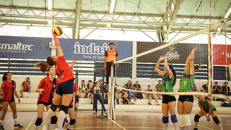 O evento possui o objetivo de promover a aproximação esportiva e fomentar o desporto entre os alunos de diversas escolas públicas e particulares da cidade de Fortaleza e região metropolitana. Foto: Victor Gifoni.