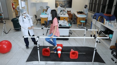 A live é organizada pelo curso de Fisioterapia da Unifor e contará com a presença das docentes Carla Maciel e Ana Mattos. (Foto: Ares Soares)