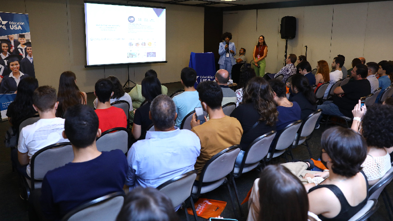 Na Feira, os alunos terão a oportunidade de conhecer as diversas possibilidades de estudar no país norte-americano (Foto: Ares Soares)