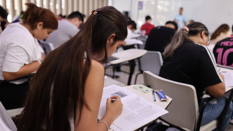 Os inscritos deverão comparecer à Unifor portando caneta esferográfica de tubo transparente e tinta preta, e documento de identidade original com foto (Foto: Ares Soares)