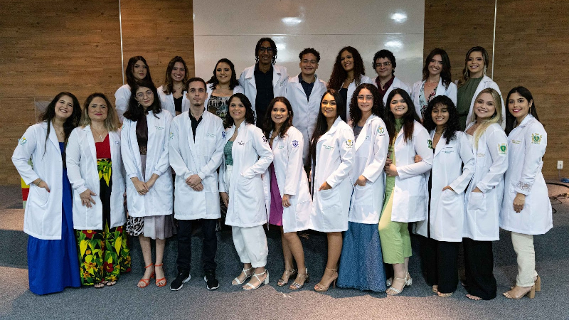 Solenidade acontece semestralmente, marcando o início da vida acadêmica dos futuros farmacêuticos (Foto: Lucas Plutarcho)