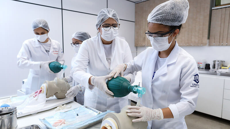 Unifor é parceira do COREN-CE e oferece formação de excelência para profissionais da Enfermagem (Foto: Ares Soares)