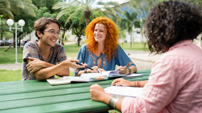 Através do Programa Santander, estudantes da Unifor têm a oportunidade de estudar em uma das 57 universidades internacionais conveniadas (Foto: Saulo Galdino/Unifor)