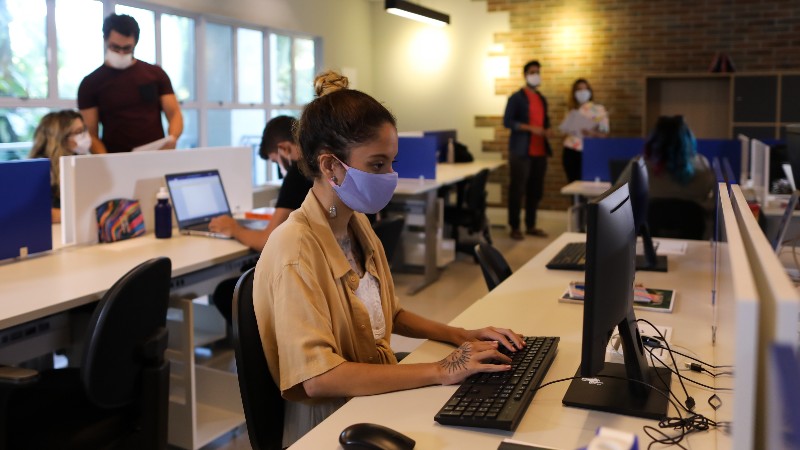 Os cursos EAD Unifor contam com corpo docente de excelência e infraestrutura com tecnologia de ponta (Foto: Ares Soares)