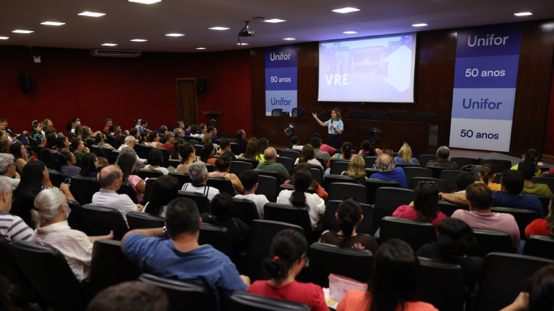 No momento, os pais podem também tirar dúvidas acerca das diferentes áreas e setores da universidade (Foto: Ares Soares)