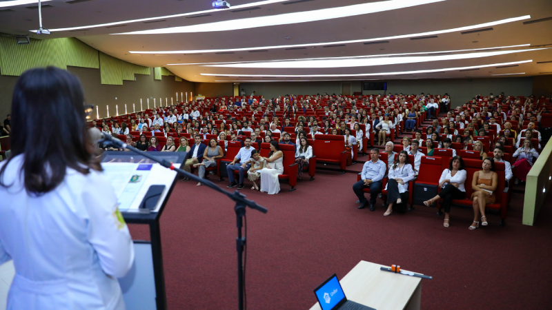 Ocasião é tradição no curso de medicina e simboliza os dois últimos anos de graduação (Foto: Julia Donato)