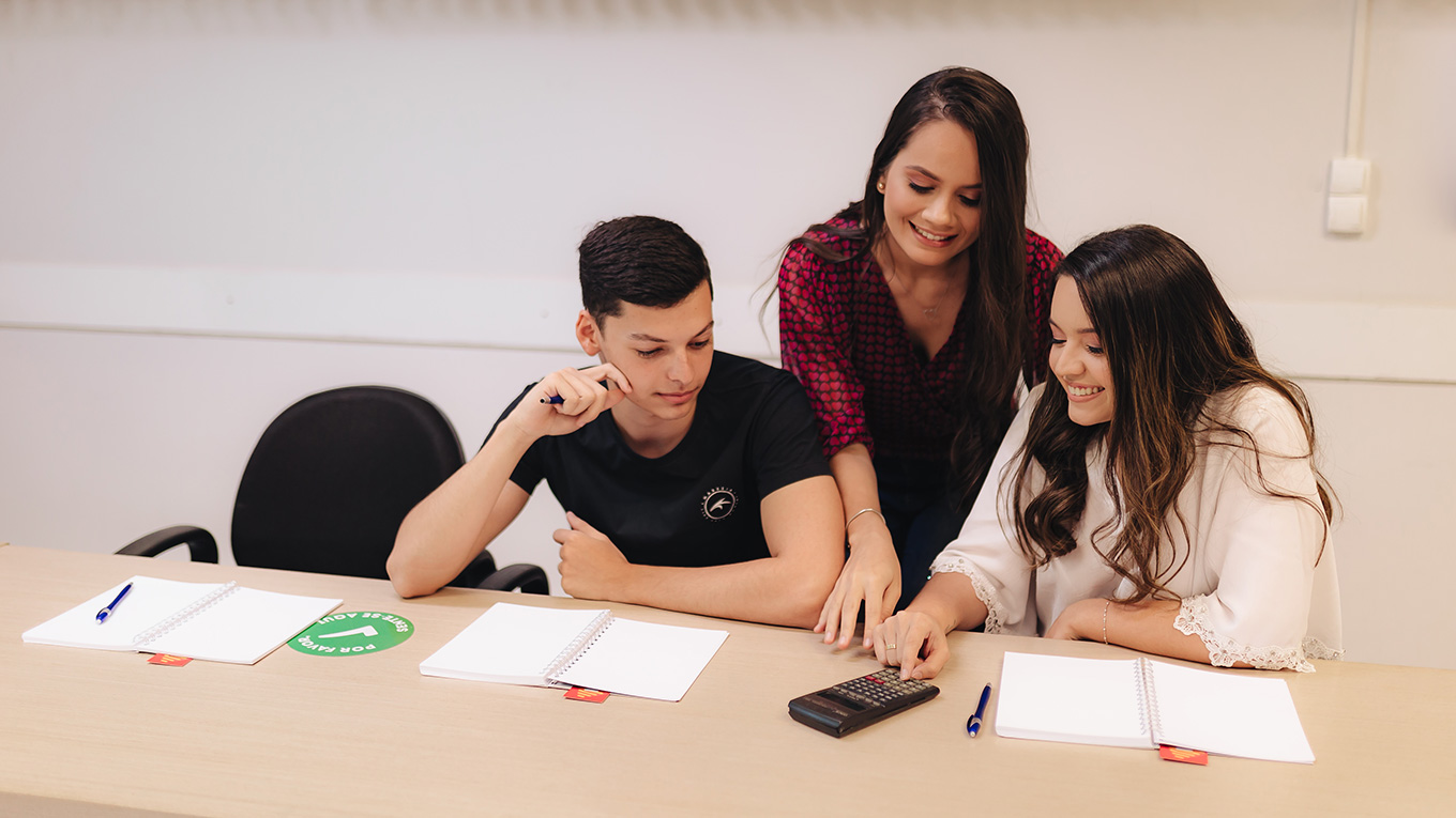 Universidades ao redor do mundo disponibilizam cursos gratuitos a distância  – Escritório de Relações Internacionais