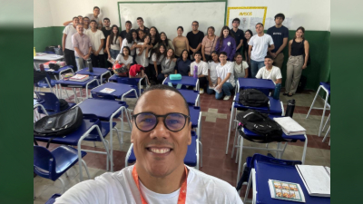 Alunos da Unifor e da EEMTI Messejana durante atividade interativa sobre cidadania fiscal, realizada em 15 de maio de 2025 (Foto: Arquivo pessoal)
