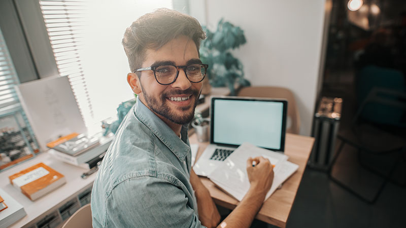 Dentre as vantagens, destaque para a plataforma virtual de aprendizagem adotada pela Unifor e os diversos benefícios financeiros oferecidos aos alunos. (Foto: Getty Images)