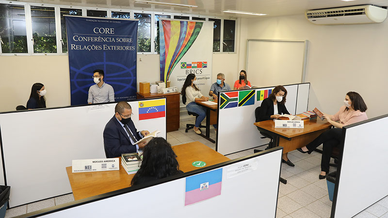 O Núcleo de Estudos Internacionais da Unifor (NEI) é uma célula de estudos sobre os diversos países e continentes nas áreas do Direito Internacional, Negócios, Relações Internacionais, Comércio Internacional e Defesa Nacional. (Foto: Ares Soares)