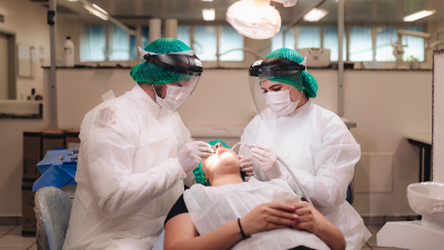 O curso de Odontologia da Unifor possui nota 4 (em uma escala de 1 a 5) no MEC (Foto: Robério de Castro)