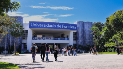 O edital contempla também estudantes já matriculados na própria Unifor ou em outras instituições de ensino superior do Ceará (Foto: Ares Soares)