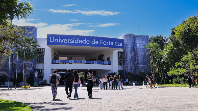 O edital contempla também estudantes já matriculados na própria Unifor ou em outras instituições de ensino superior do Ceará (Foto: Ares Soares)