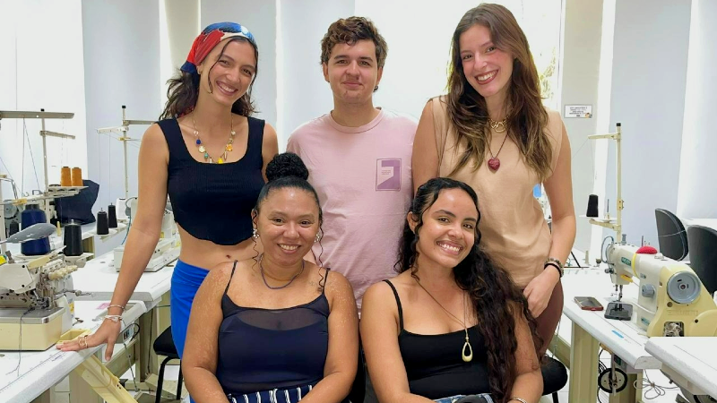 A equipe é composta pelos alunos Giovana Fosaluza, Carlos Peixoto, Raissa Bandeira, Letícia Abreu e Júlia Onorio (Foto: Arquivo pessoal)