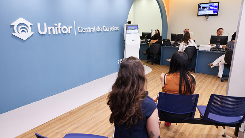 A Central de Carreiras Unifor oferece suporte desde a elaboração de currículos até o recrutamento de talentos para grandes empresas em um ambiente mais amplo e moderno (Foto: Ares Soares)