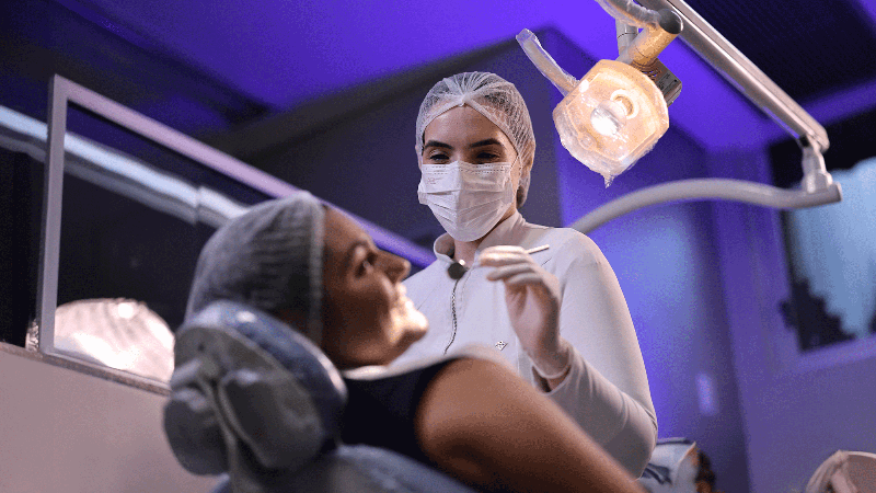 Estudantes de Odontologia da Unifor contam com clínicas modernas e infraestrutura de ponta para um aprendizado de excelência (Foto: Ares Soares)