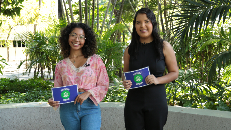 Misaelly Silva e Dhara Amorim, estudantes de Jornalismo da Unifor, apresentam o Mundo no Campus nesta quarta-feira, 1º de fevereiro, às 19h (Foto: Larissa Lima)