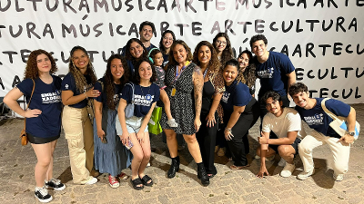 O grupo de 15 alunos Embaixadores da PP acompanhou de perto os bastidores do show de Nando Reis, que aconteceu dia 4 de outubro (Foto: Arquivo pessoal)