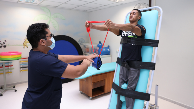 A Fisioterapia Traumato-Ortopédica estuda, avalia, previne e trata os distúrbios que acometem o sistema musculoesquelético (Foto: Ares Soares)