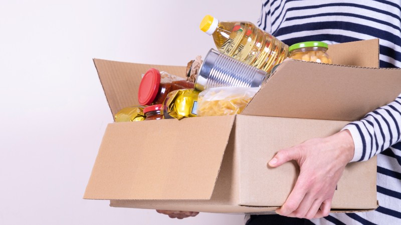 Campanha visa arrecadar alimentos para ajudar pessoas que estão sofrendo com as consequências da pandemia (Foto: Getty Images)