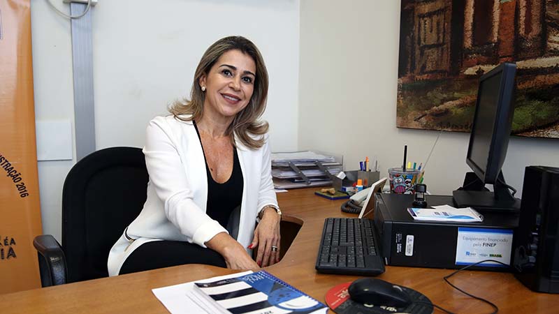 Professora Mônica Luz, coordenadora do Núcleo de Práticas em Comércio Exterior, foi eleita segunda-secretária do CT COMEX & IE (Foto: Ares Soares)