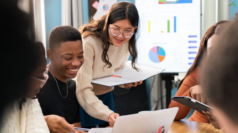 No projeto, os alunos têm a oportunidade de aprimorar habilidades que contribuem na sua formação profissional. (Foto: Getty Images)