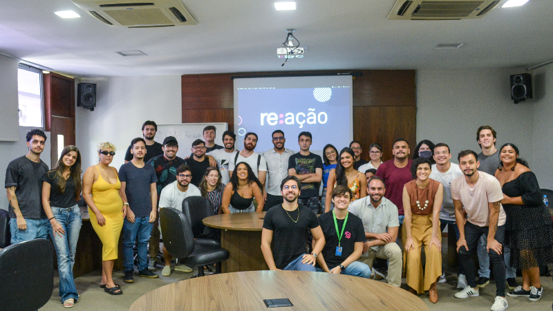 Alunos, professores e convidados durante aula da disciplina Projeto Intercursos II (Foto: Divulgação)