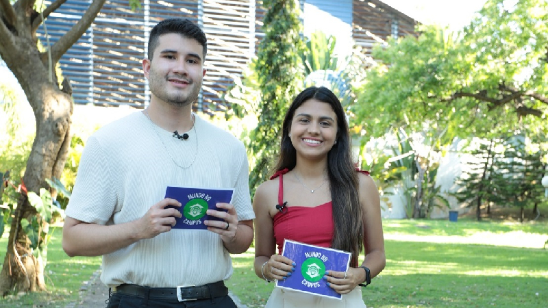 Ravel Araújo e Letícia Monteiro, estudantes de Jornalismo da Unifor, apresentam o Mundo no Campus nesta quarta-feira, às 19h (Foto: Larissa Maria/Divulgação)