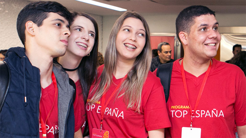 O Top España é um programa que contribui na formação do estudante e visa enriquecer seu currículo, o que possibilita posicionar-se de forma diferenciada no mercado de trabalho (Foto: Divulgação/Santander)
