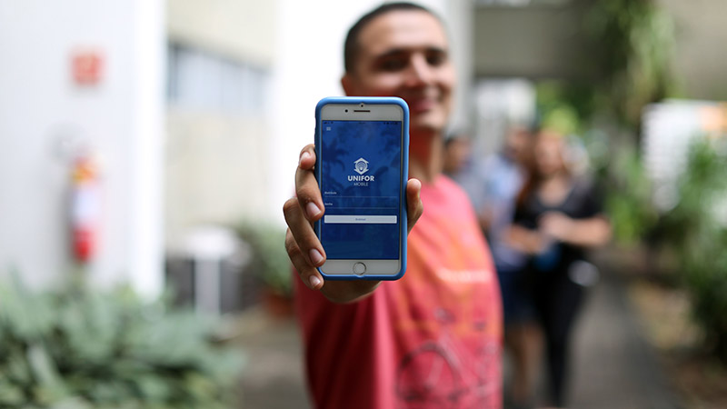 Os chips doados darão acesso a 5 GBs mensais de internet em alta velocidade por 6 meses (Foto: Ares Soares)